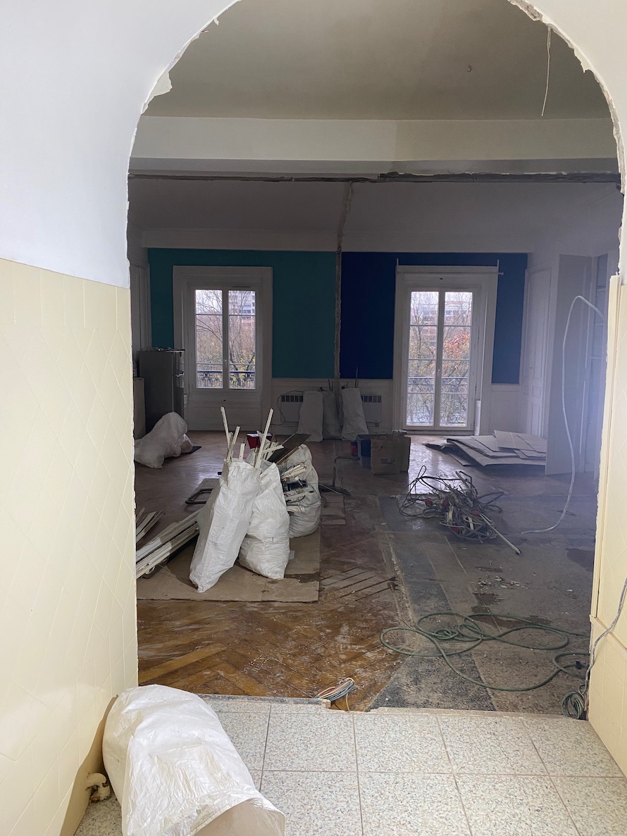 VUE-SUR-SALON-DEMOLITION