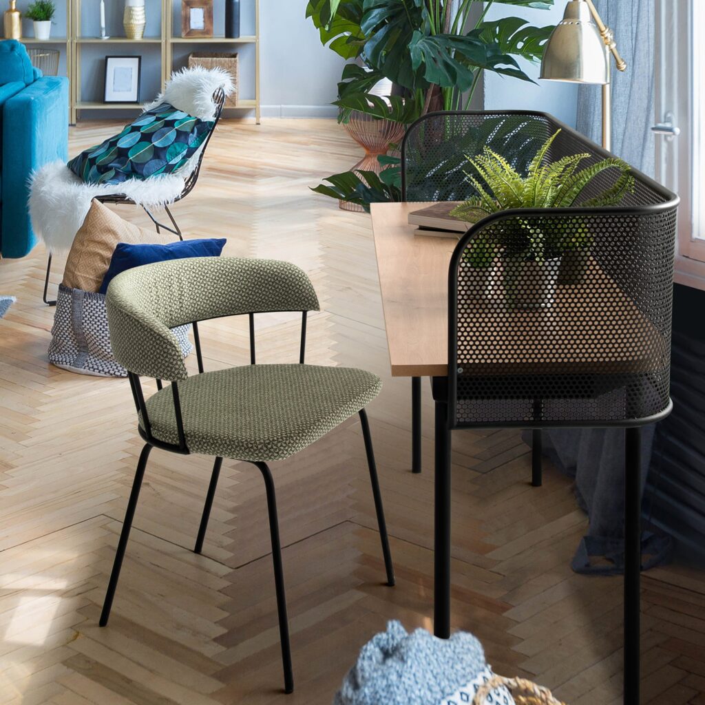 chaise yasm devant bureua