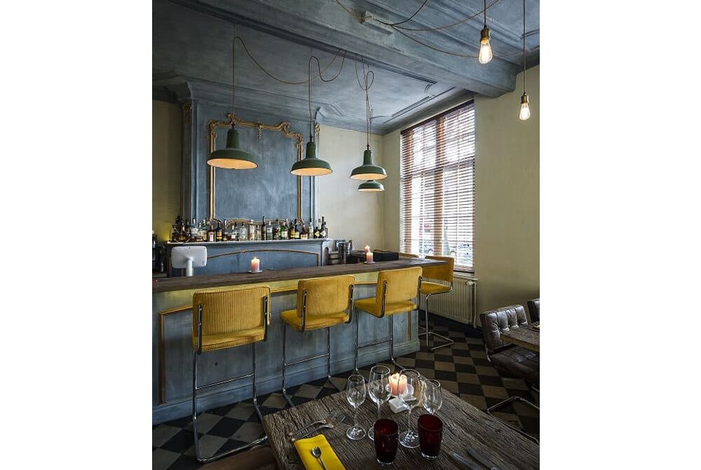 Décoration intérieure d'un bar