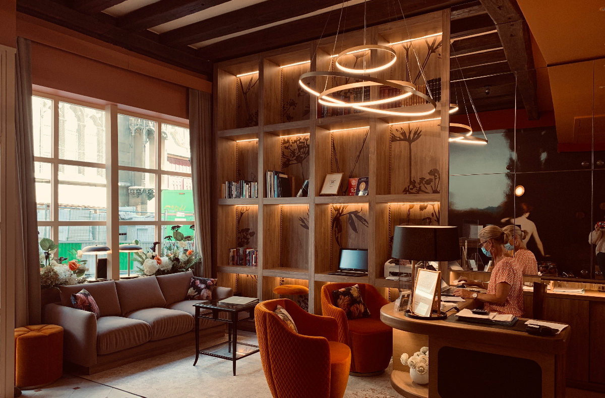 hotel-relais-du-louvre-accueil