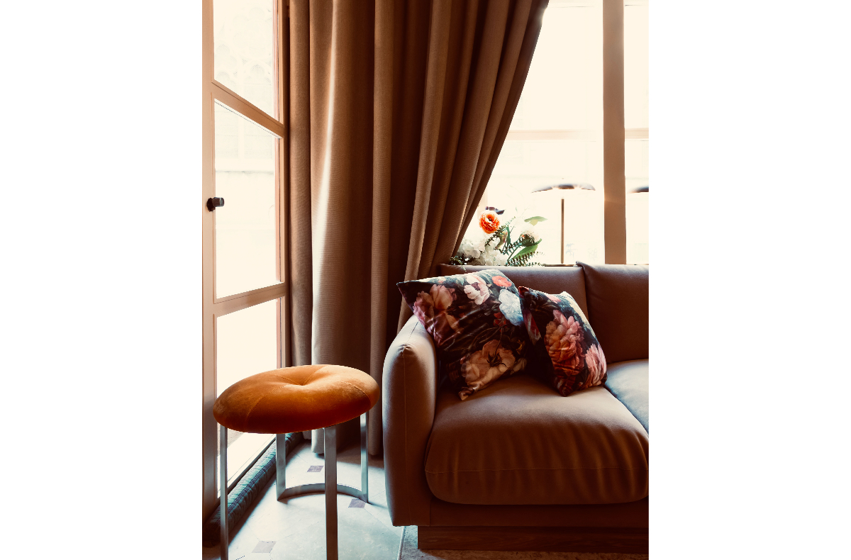 hotel-relais-du-louvre-canape-sur-mesure