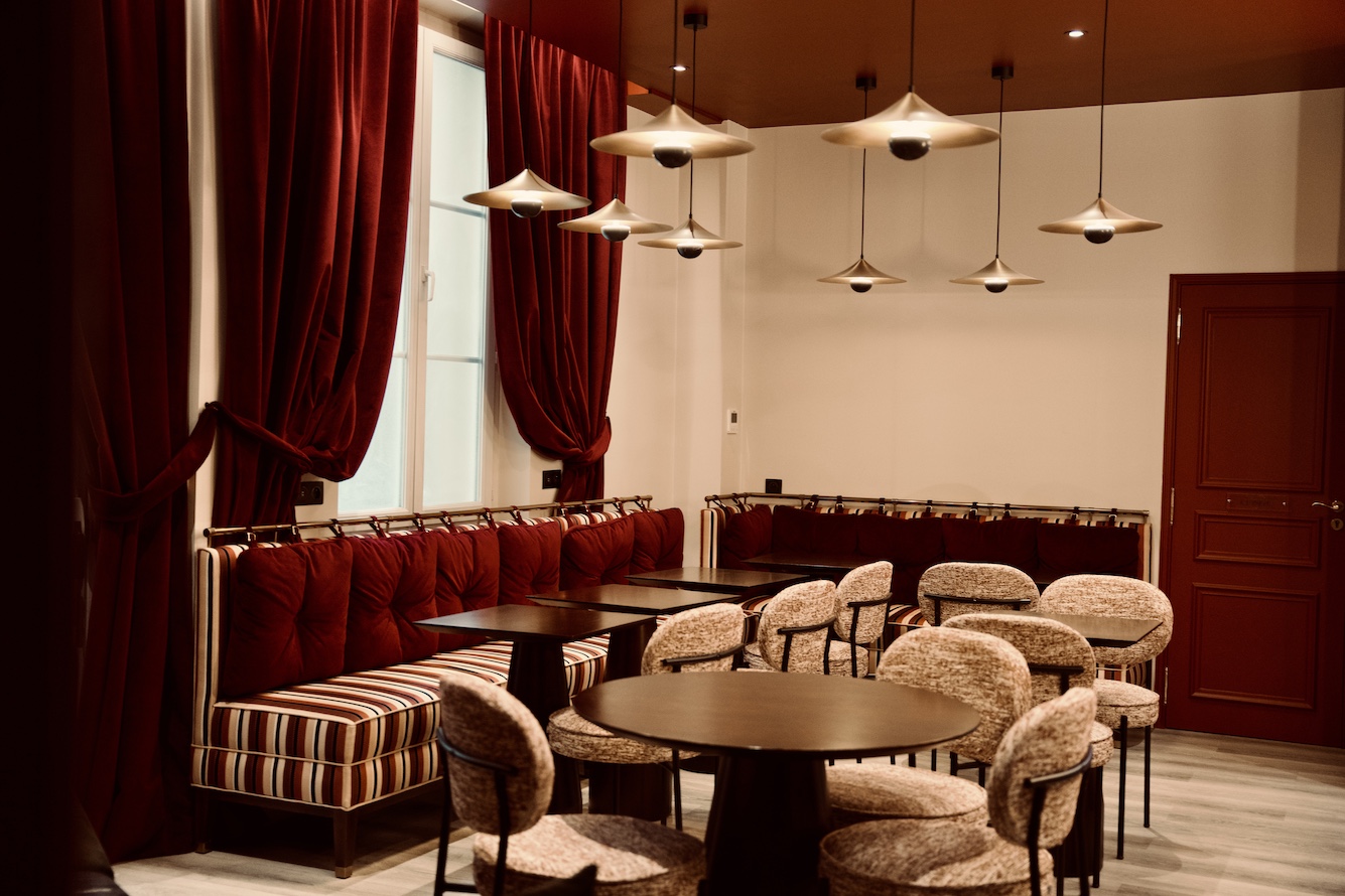 mobilier-salle-de-petit-dejeuner-hotel-3-1