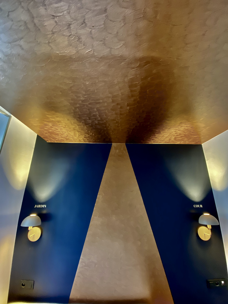 renovation-travaux-plafond-hotel-sacha