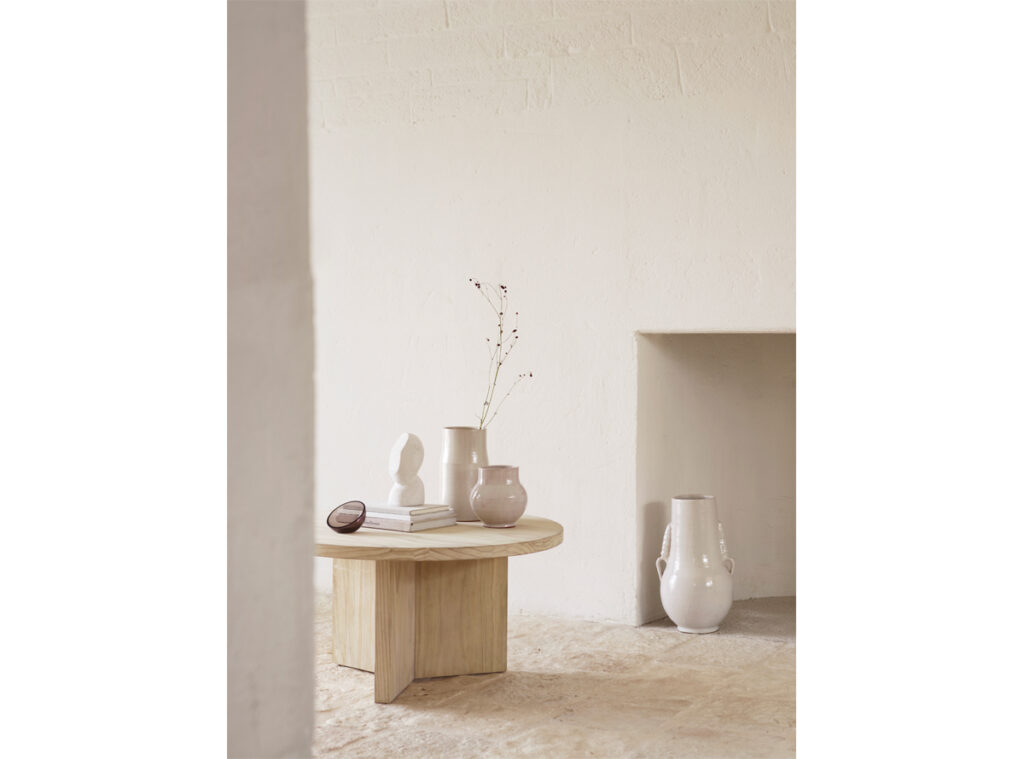 table-basse-en-bois-hotel-restaurant